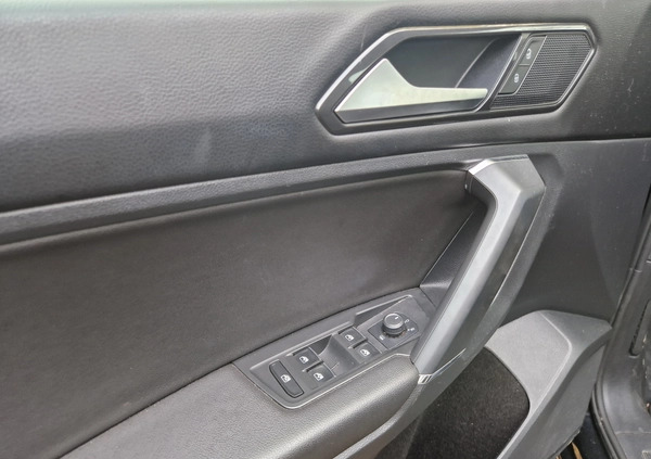 Volkswagen Tiguan Allspace cena 57500 przebieg: 60000, rok produkcji 2018 z Sosnowiec małe 172